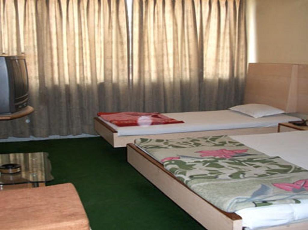 Hotel Tourist International Pune Eksteriør billede