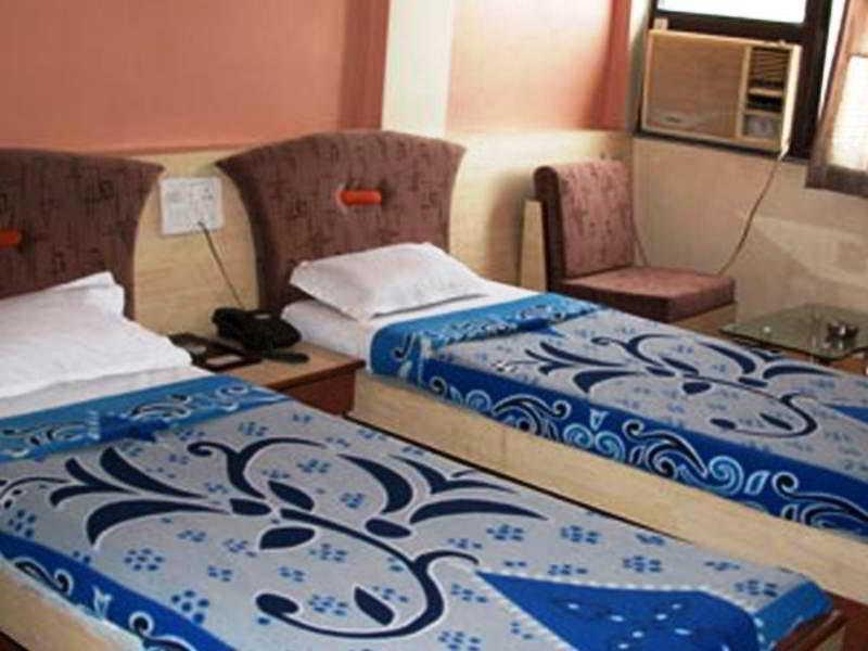 Hotel Tourist International Pune Eksteriør billede