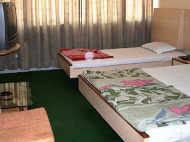 Hotel Tourist International Pune Eksteriør billede